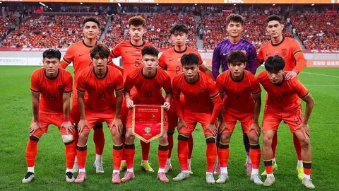 枪手勇战伤病与赛程压力，亨利助力阿森纳力夺赛季冠军！