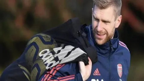 曼城与哈兰德续约至十年，签下“超级长合同”