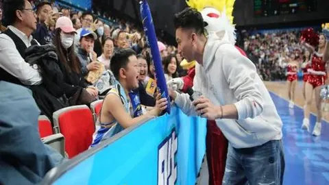 弗罗因德展望：专注续约，暂不提三冠霸业